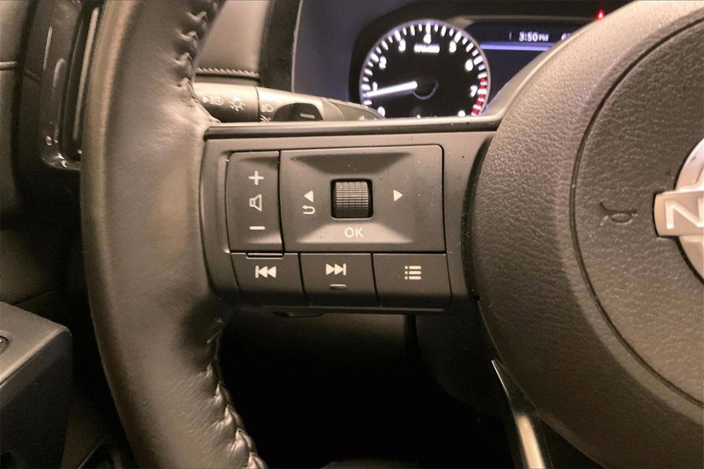 Certified 2024 Nissan Pathfinder SV image 15