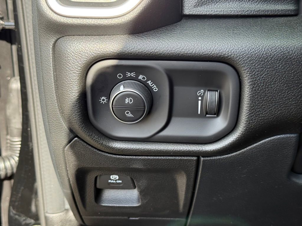 New 2026 RAM 1500 Express AWD/4WD image 19