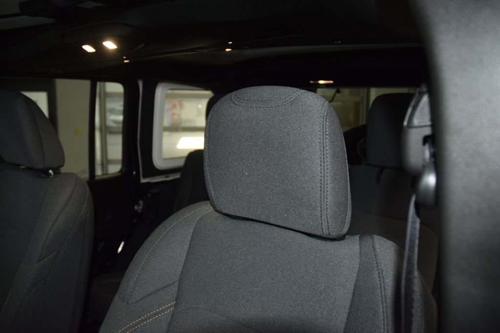 Used 2024 Jeep Wrangler Unlimited Sport AWD/4WD image 36