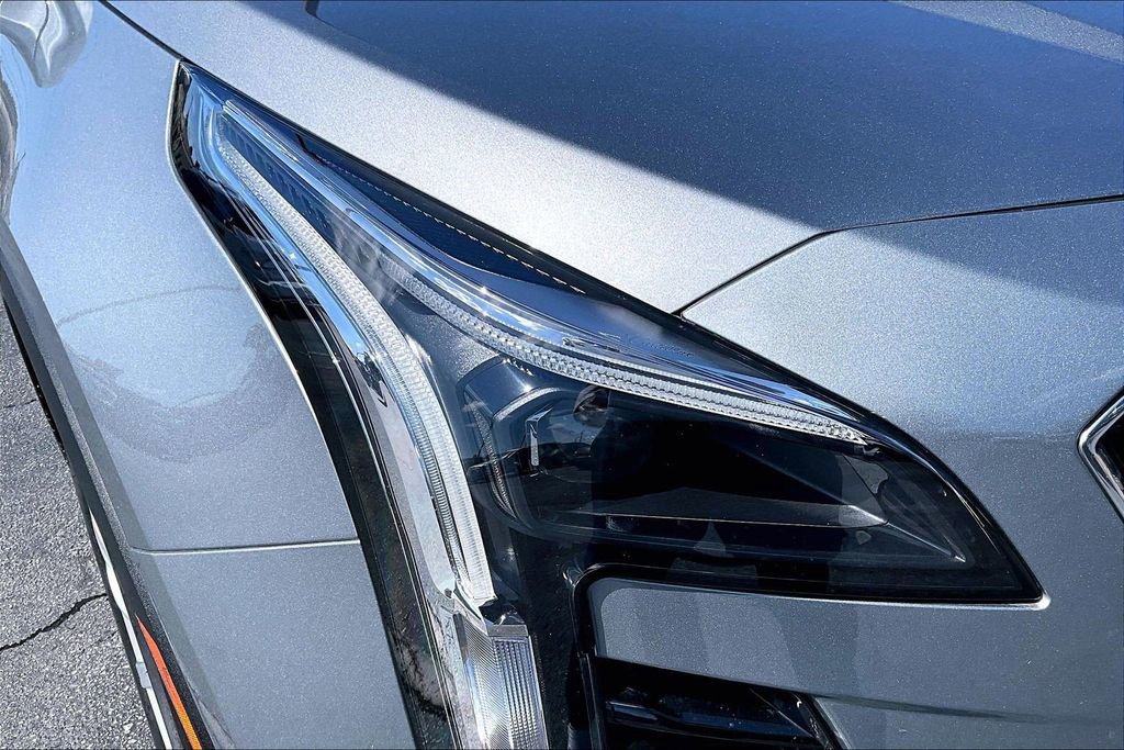 Certified 2023 Cadillac XT4 Luxury w/ Driver Awareness Package image 31