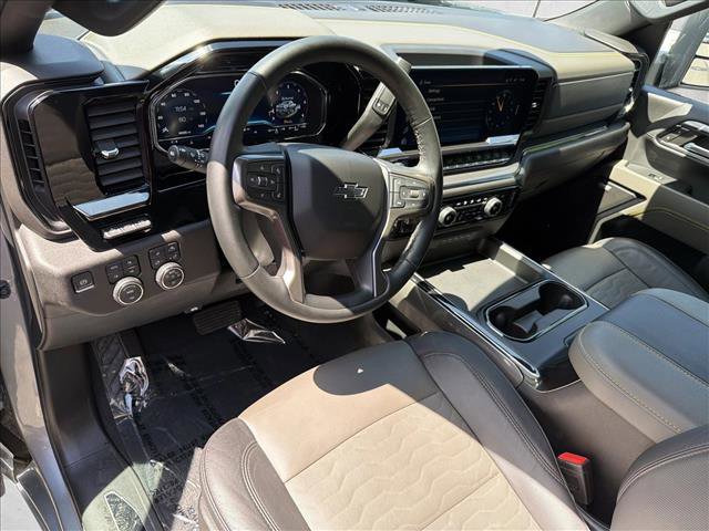Used 2024 Chevrolet Silverado 2500 ZR2 w/ Technology Package AWD/4WD image 13