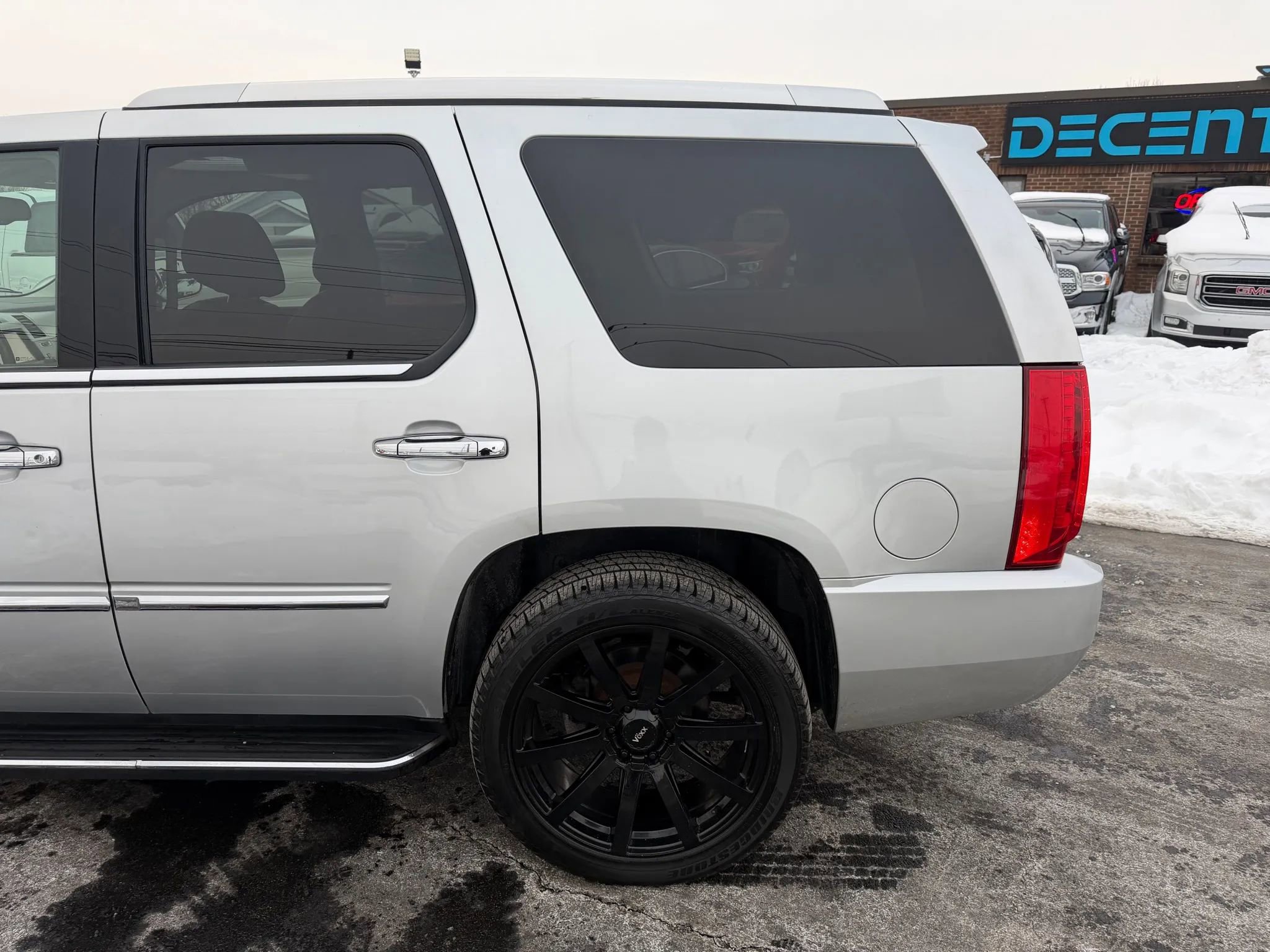 Used 2012 Cadillac Escalade Luxury image 52