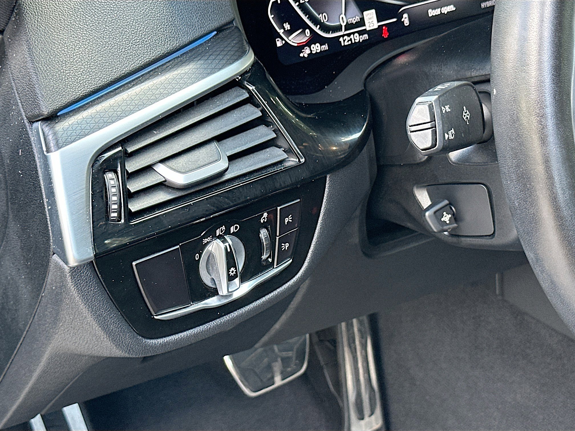 Certified 2023 BMW 530e w/ M Sport Package image 10