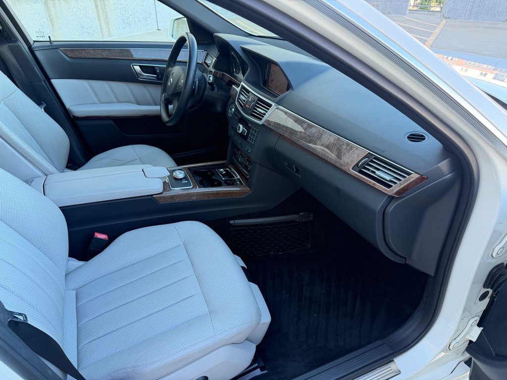 Used 2012 Mercedes-Benz E 350 4MATIC Sedan image 23