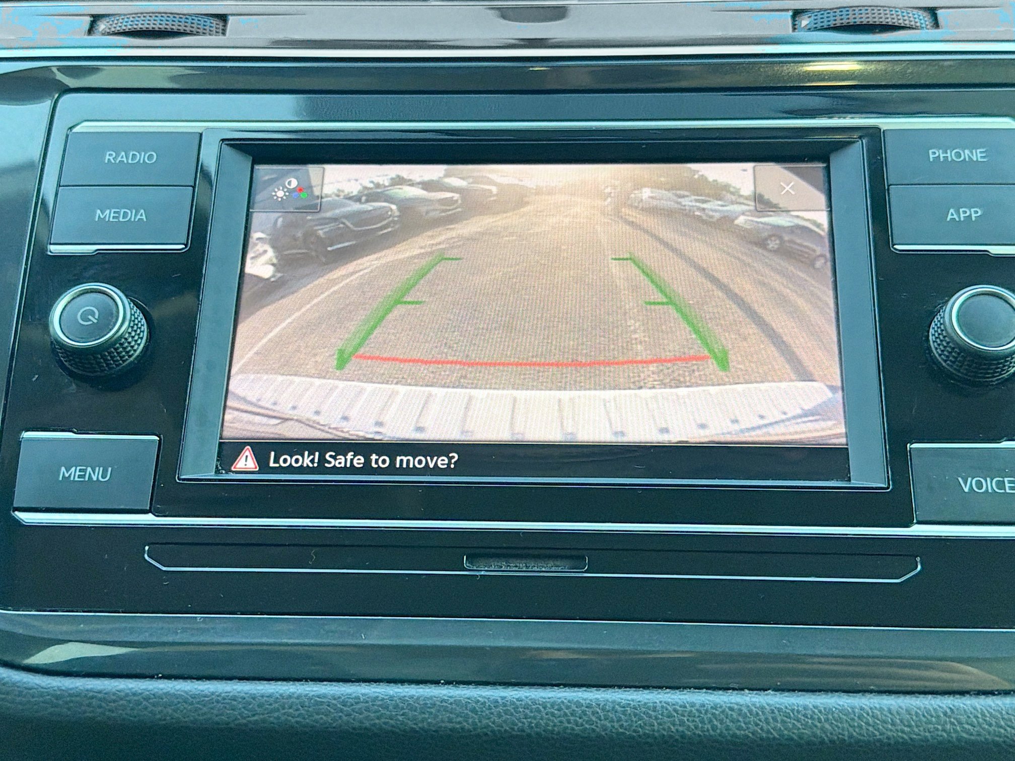 Used 2020 Volkswagen Tiguan S image 30