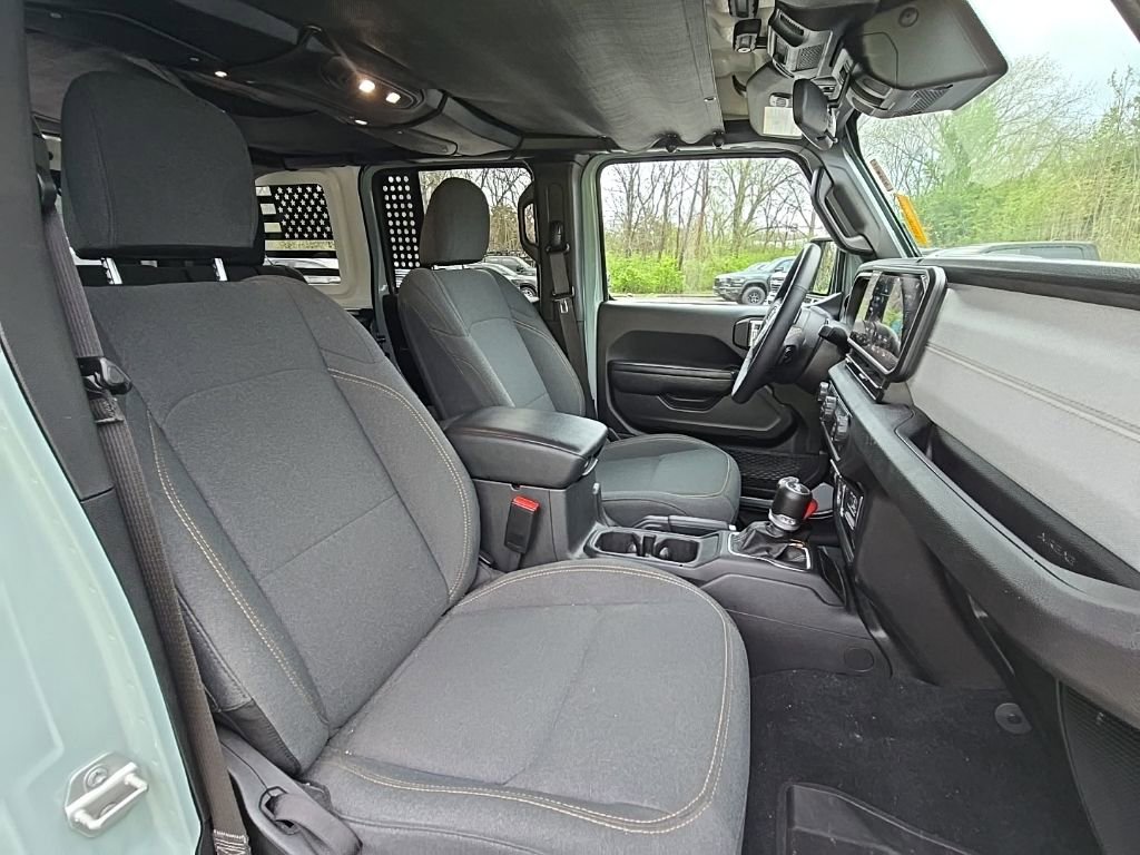 Used 2024 Jeep Wrangler Sport S image 17