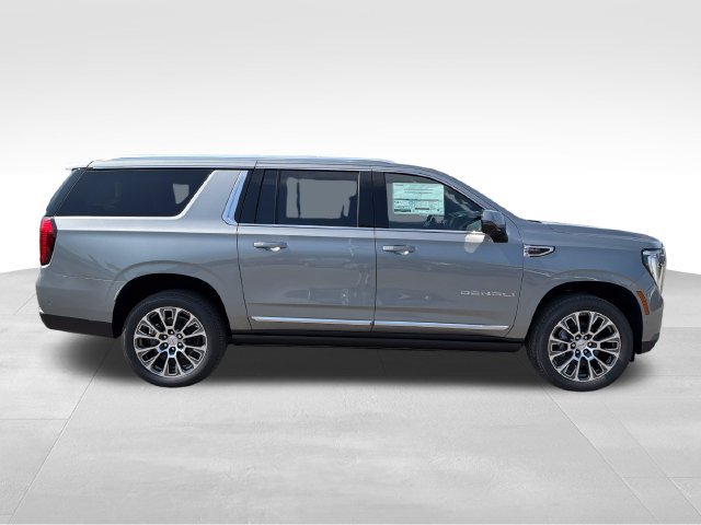 New 2026 GMC Yukon XL Denali w/ Denali Reserve Package AWD/4WD image 8