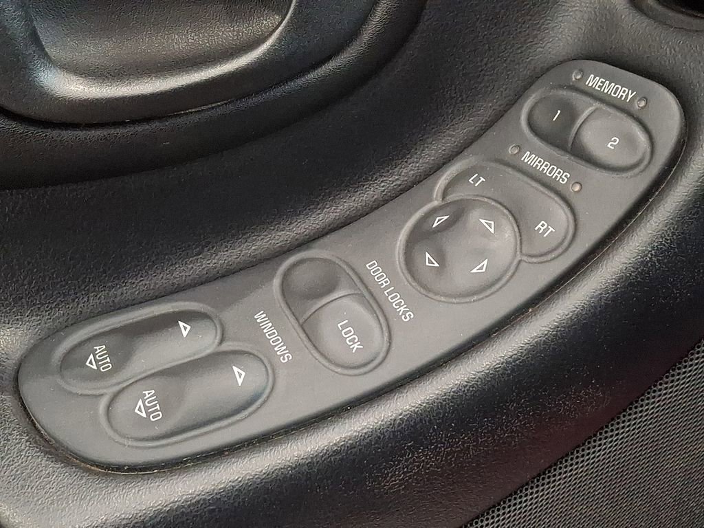 Used 1999 Chevrolet Corvette Convertible w/ Memory Pkg image 23