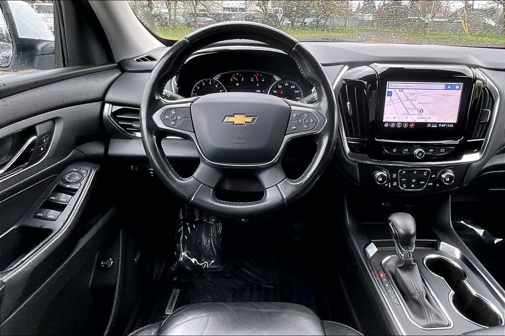 Used 2021 Chevrolet Traverse LT w/ LT Premium Package image 7