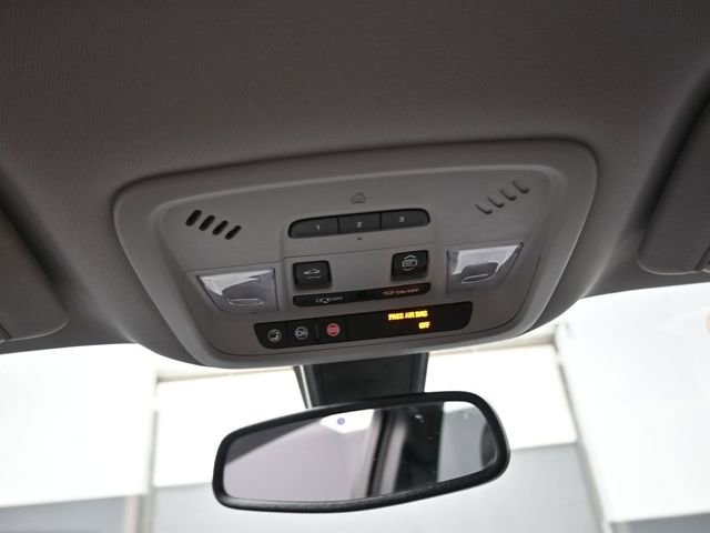 Used 2018 Chevrolet Malibu LT w/ Leather Package image 12