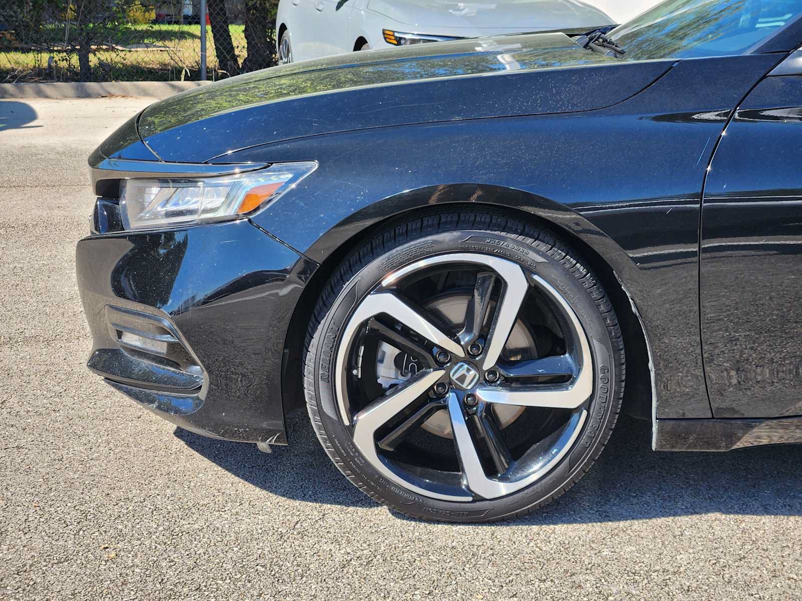 Used 2018 Honda Accord Sport image 8