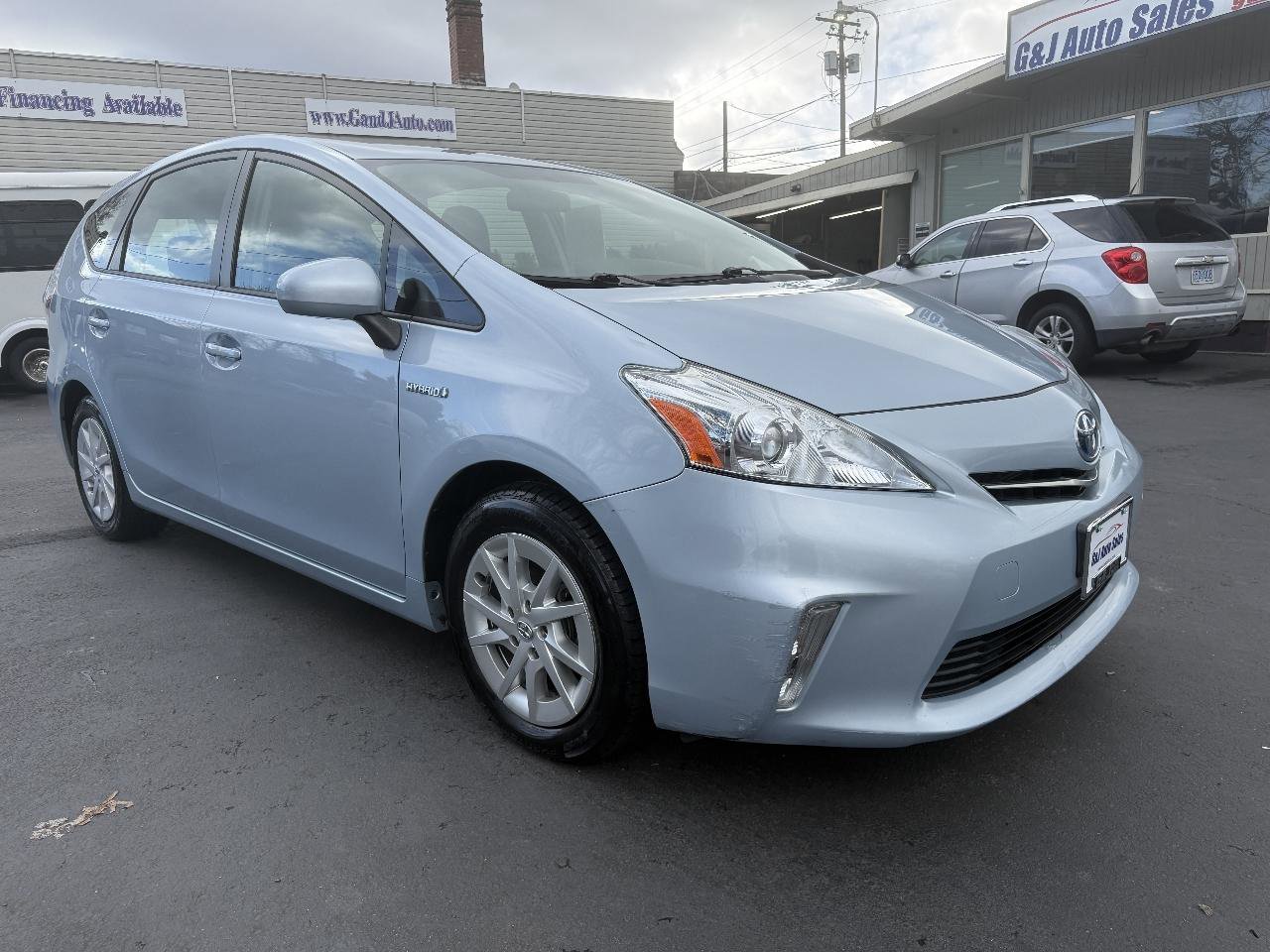 Used 2014 Toyota Prius V Two image 5