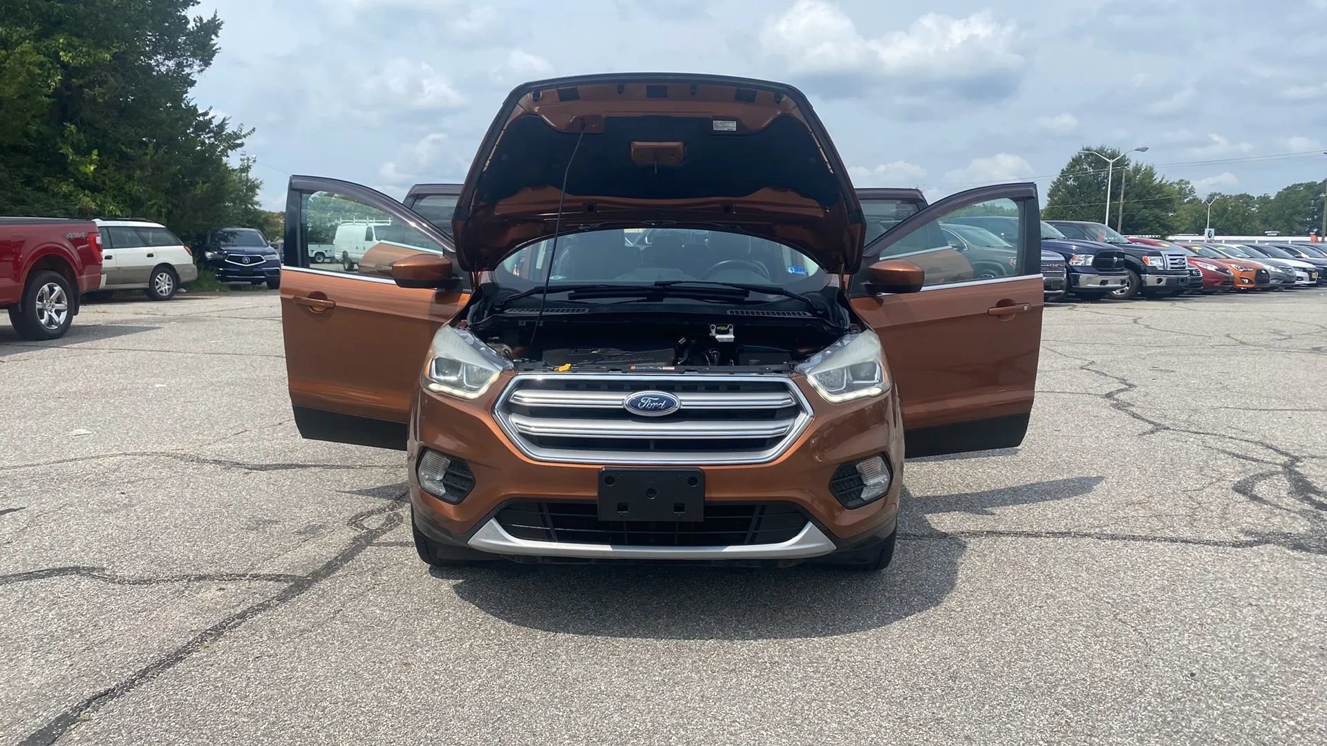 Used 2017 Ford Escape SE w/ SE Leather Comfort Package AWD/4WD image 5