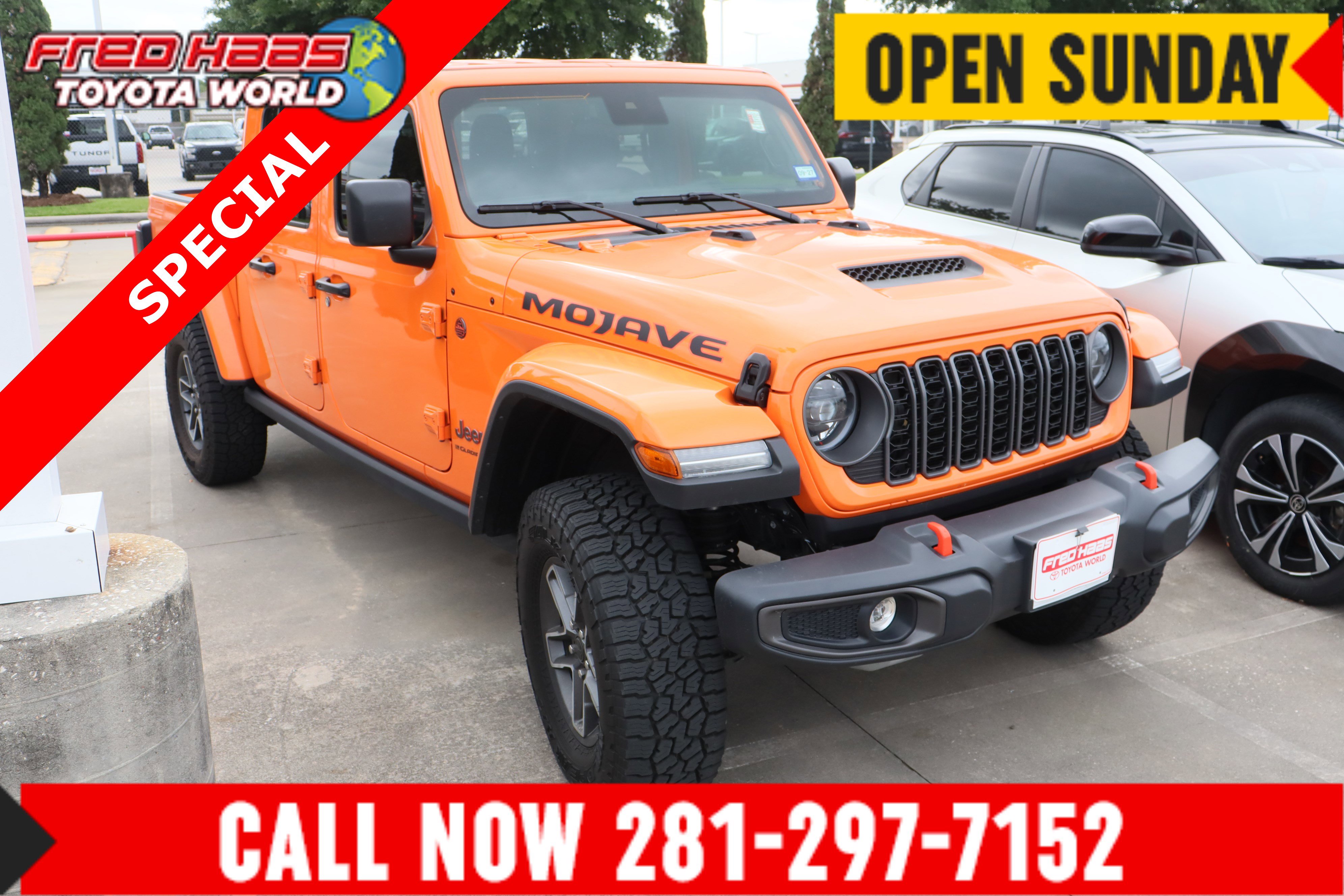 Used 2025 Jeep Gladiator Mojave w/ Convenience Group AWD/4WD image 1