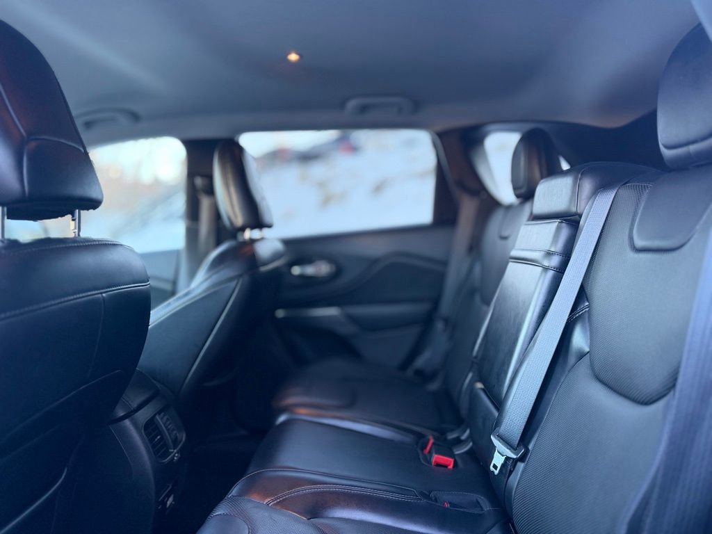 Used 2019 Jeep Cherokee Limited w/ Luxury Group image 21