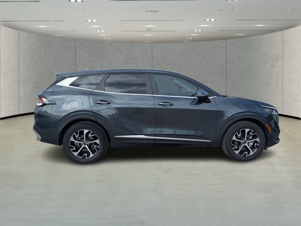 Used 2024 Kia Sportage EX image 2