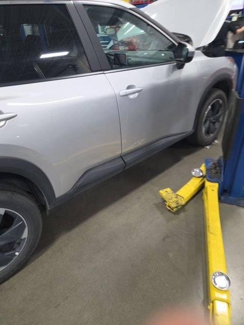Used 2024 Nissan Rogue SV AWD/4WD image 8