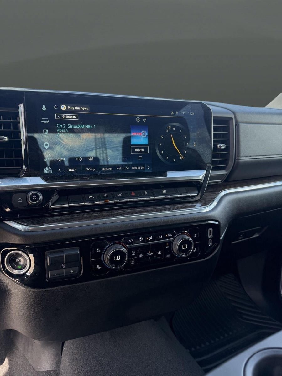 Used 2025 Chevrolet Silverado 1500 LT AWD/4WD image 13