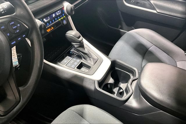 Used 2020 Toyota RAV4 LE AWD/4WD image 22