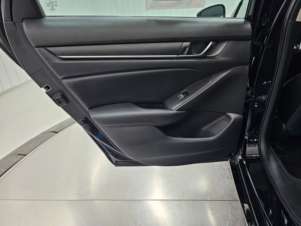 Used 2022 Honda Accord LX image 30