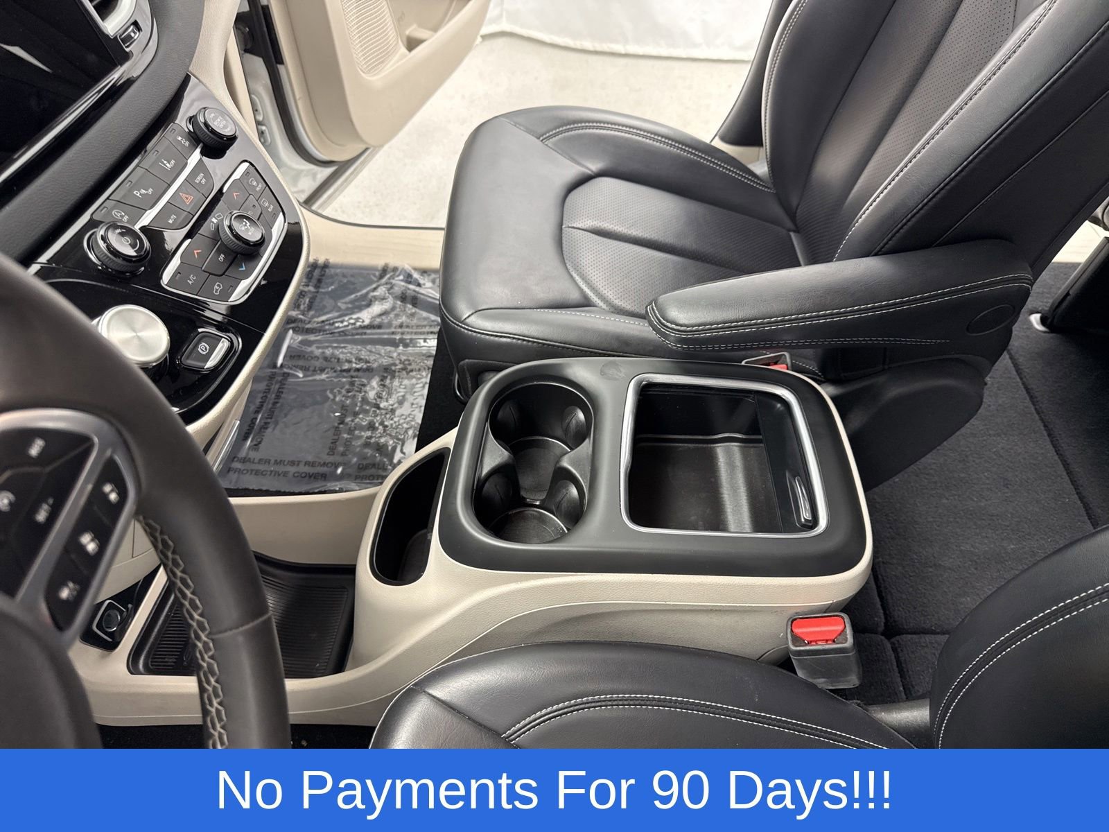 Used 2023 Chrysler Pacifica Touring-L FWD image 20