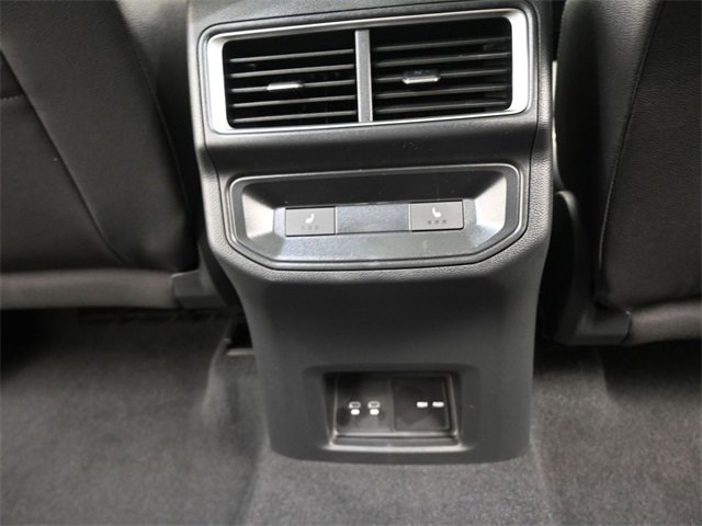 New 2026 Volkswagen Atlas Cross Sport SEL Premium R-Line image 27