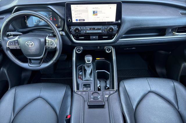 Certified 2024 Toyota Grand Highlander AWD image 3
