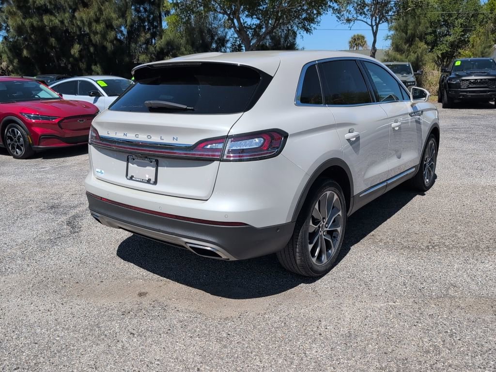 Used 2023 Lincoln Nautilus Reserve w/ Equipment Group 201A image 3