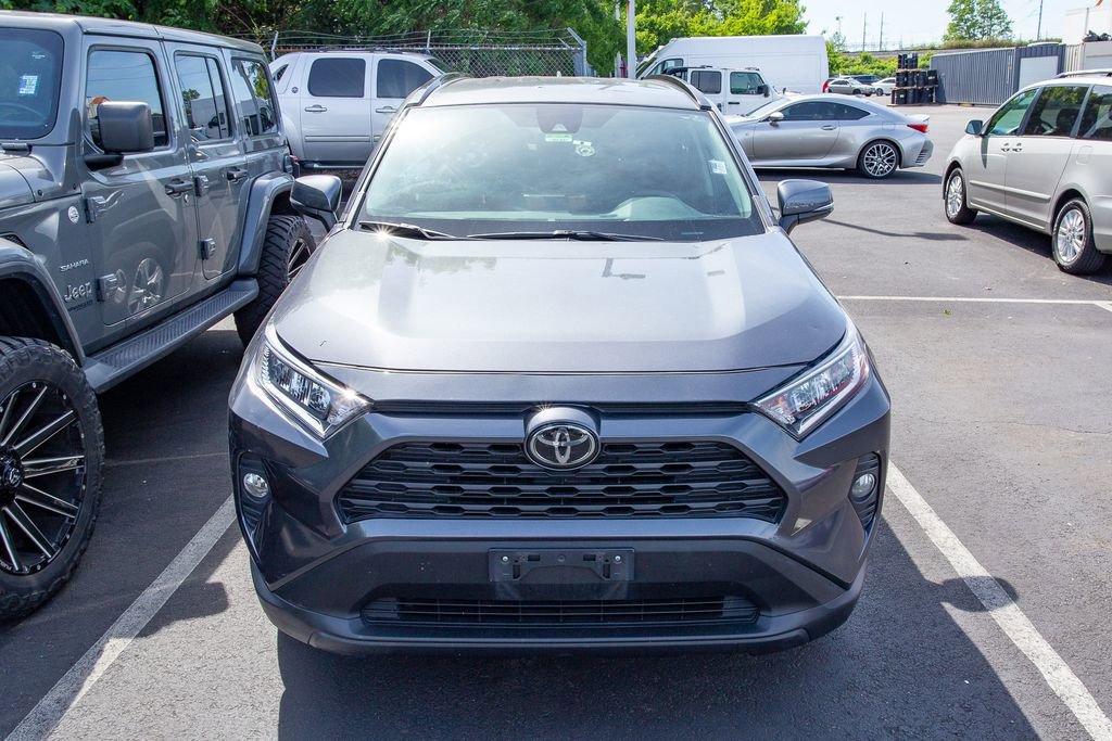 Used 2020 Toyota RAV4 XLE AWD/4WD image 2