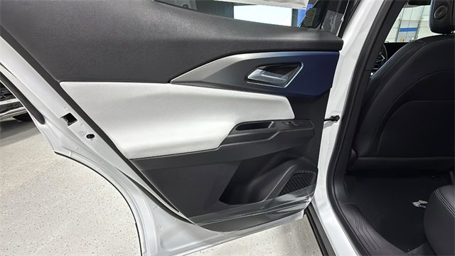 New 2026 Chevrolet Equinox EV LT image 13