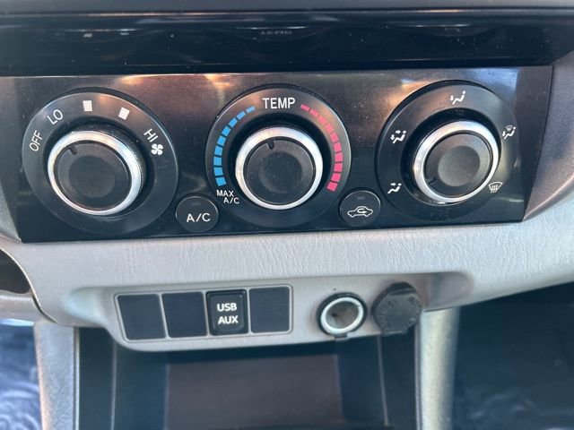 Used 2014 Toyota Tacoma 4x4 Access Cab V6 w/ TRD Sport Package image 18