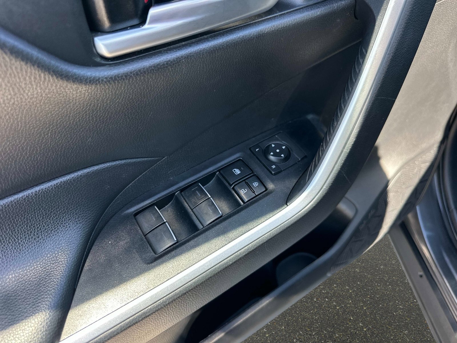 Used 2024 Toyota RAV4 XLE image 18