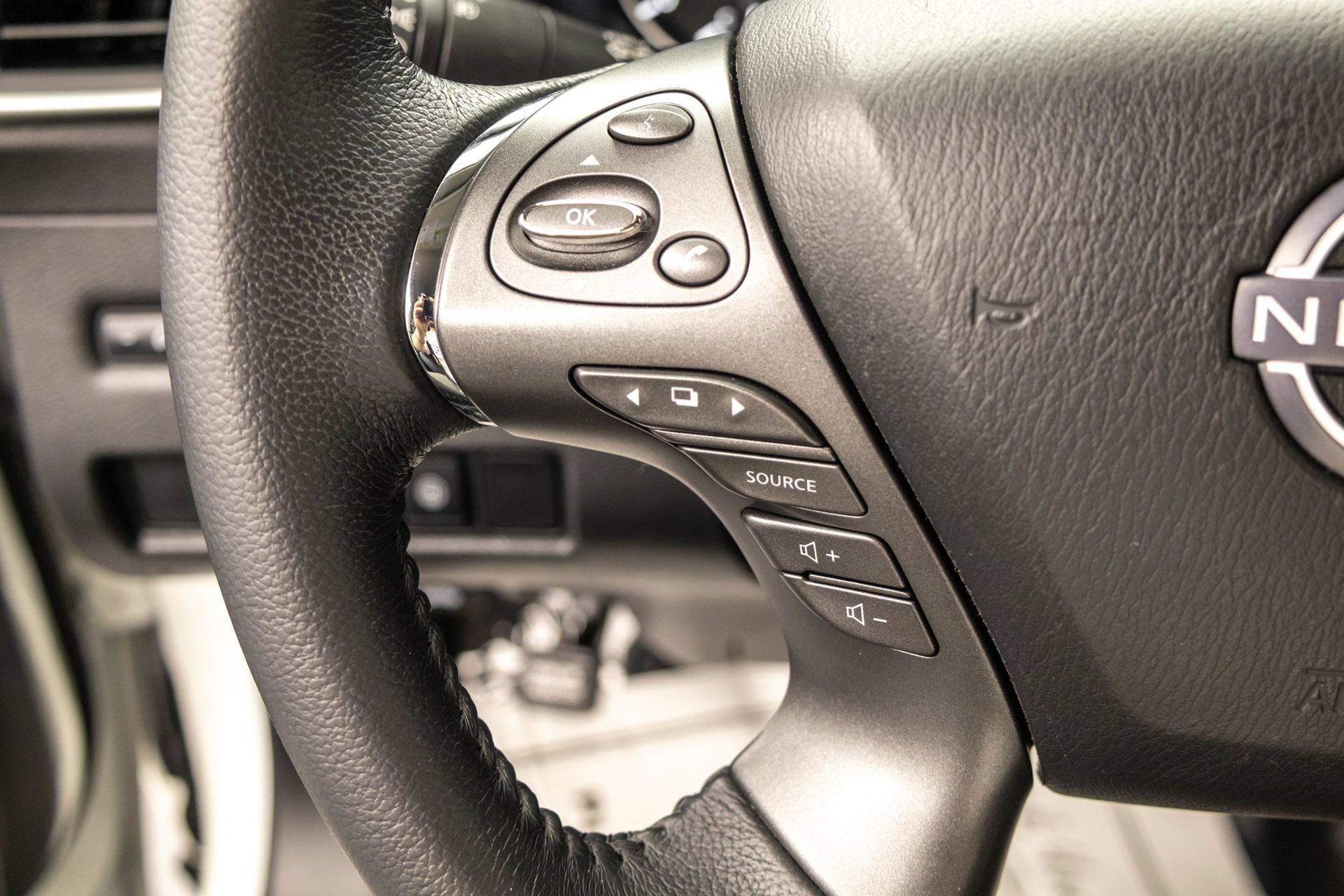 Used 2023 Nissan Murano SV w/ SV Midnight Edition Package AWD/4WD image 19