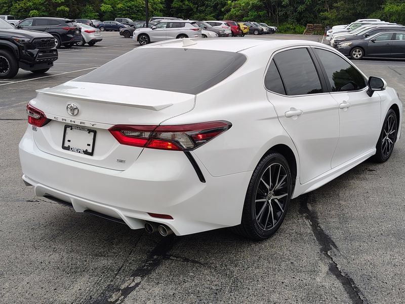 Used 2024 Toyota Camry SE FWD image 6