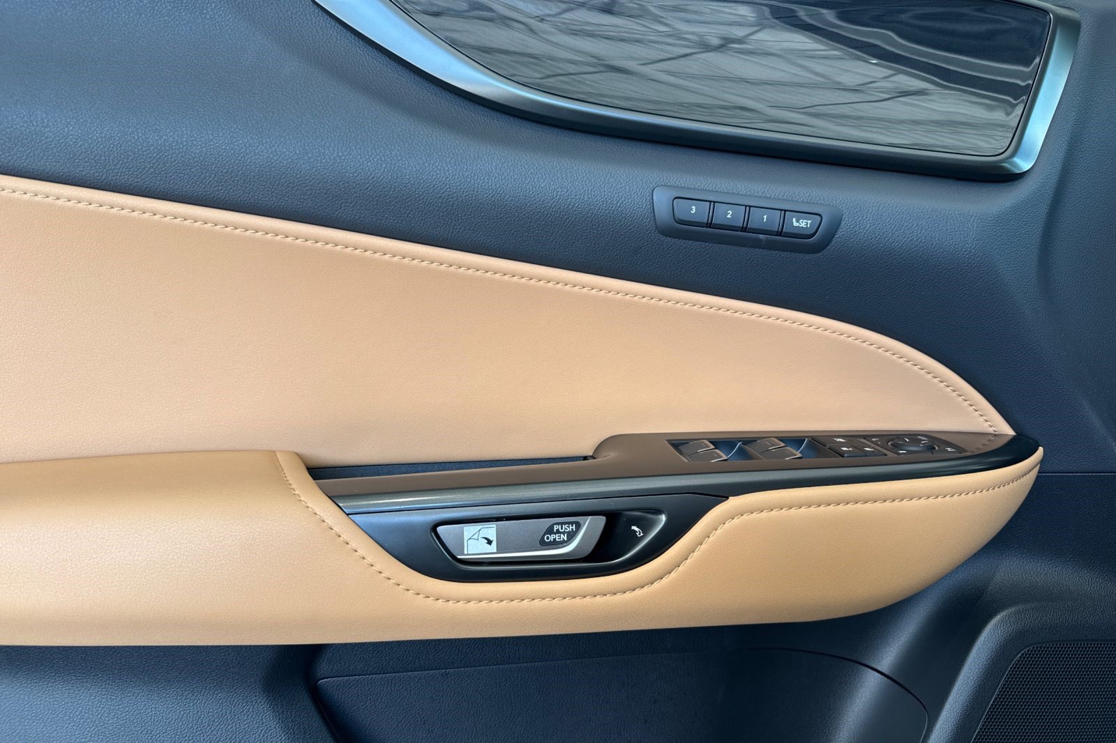 Certified 2024 Lexus NX 250 FWD image 12