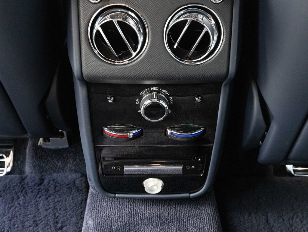 Certified 2022 Rolls-Royce Cullinan w/ Cullinan Package AWD/4WD image 61