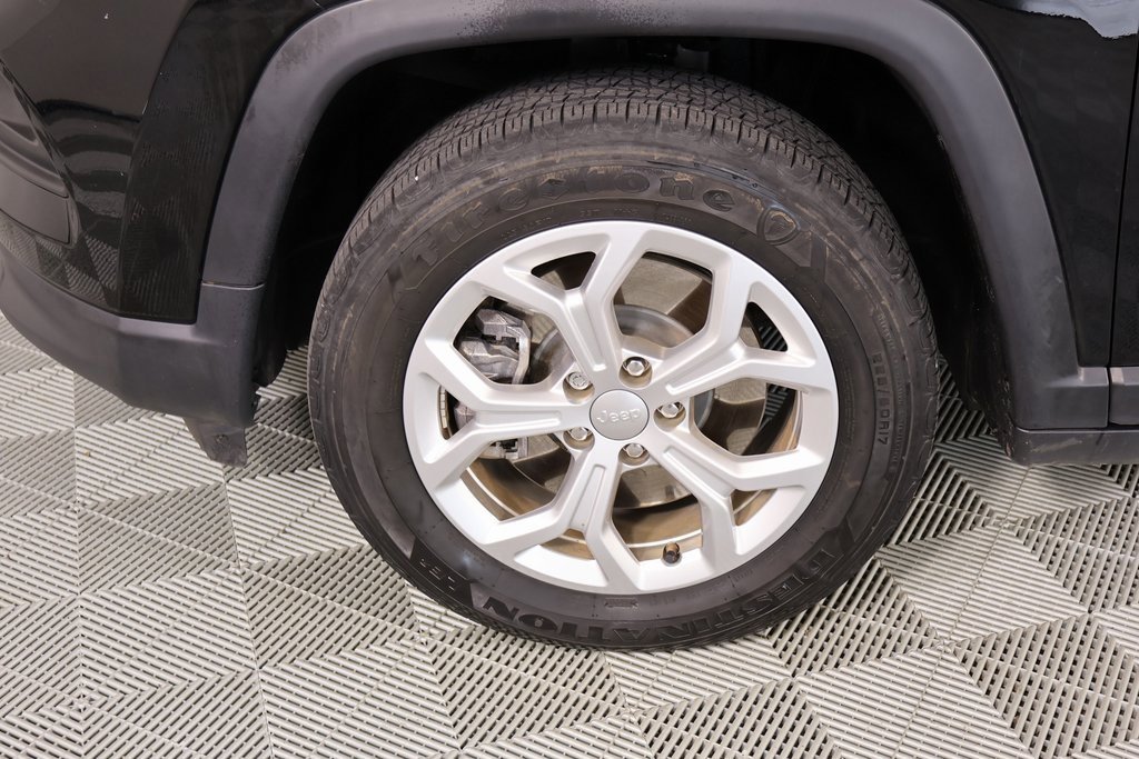 Used 2024 Jeep Compass Latitude w/ Convenience Group image 17