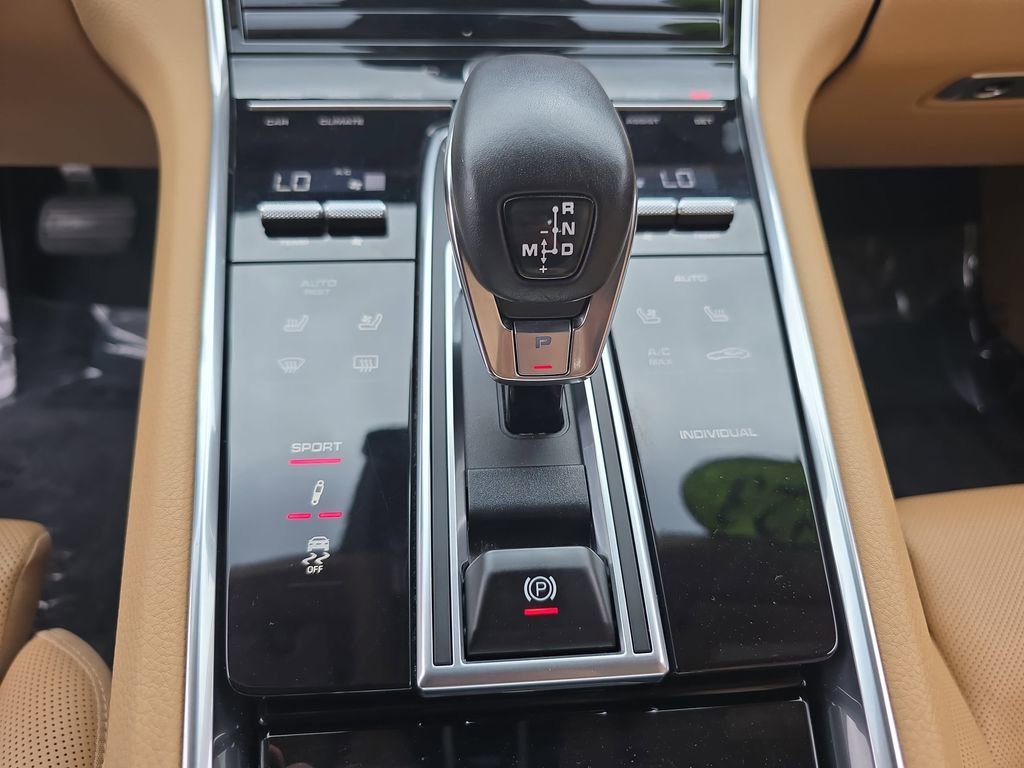 Used 2023 Porsche Panamera image 28