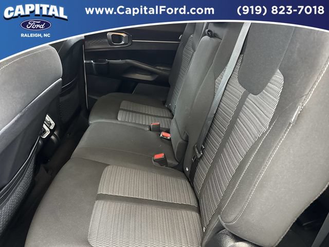 Used 2025 Kia Sorento LX FWD image 18