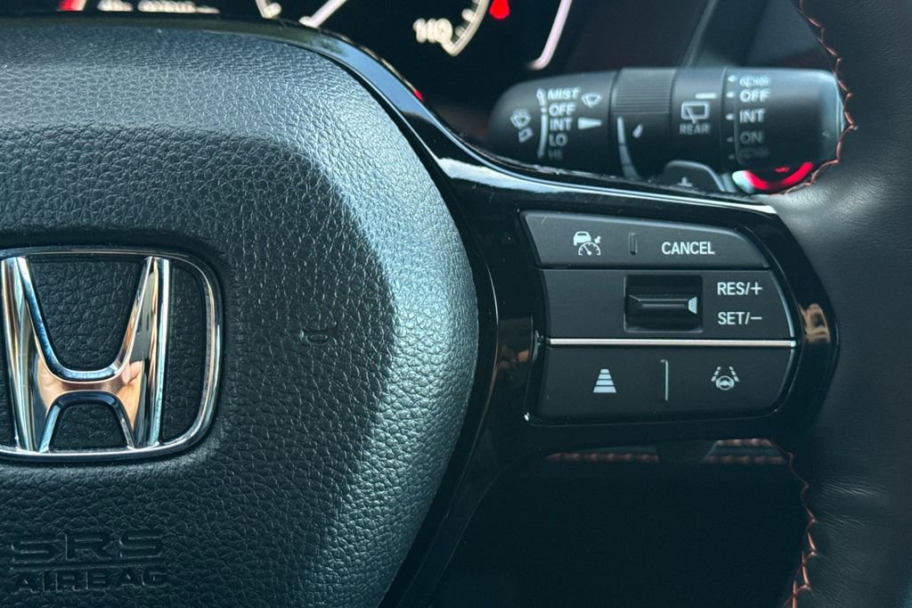 Used 2025 Honda Pilot TrailSport image 29