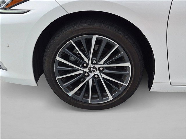 Used 2024 Lexus ES 300h w/ Premium Package FWD image 14