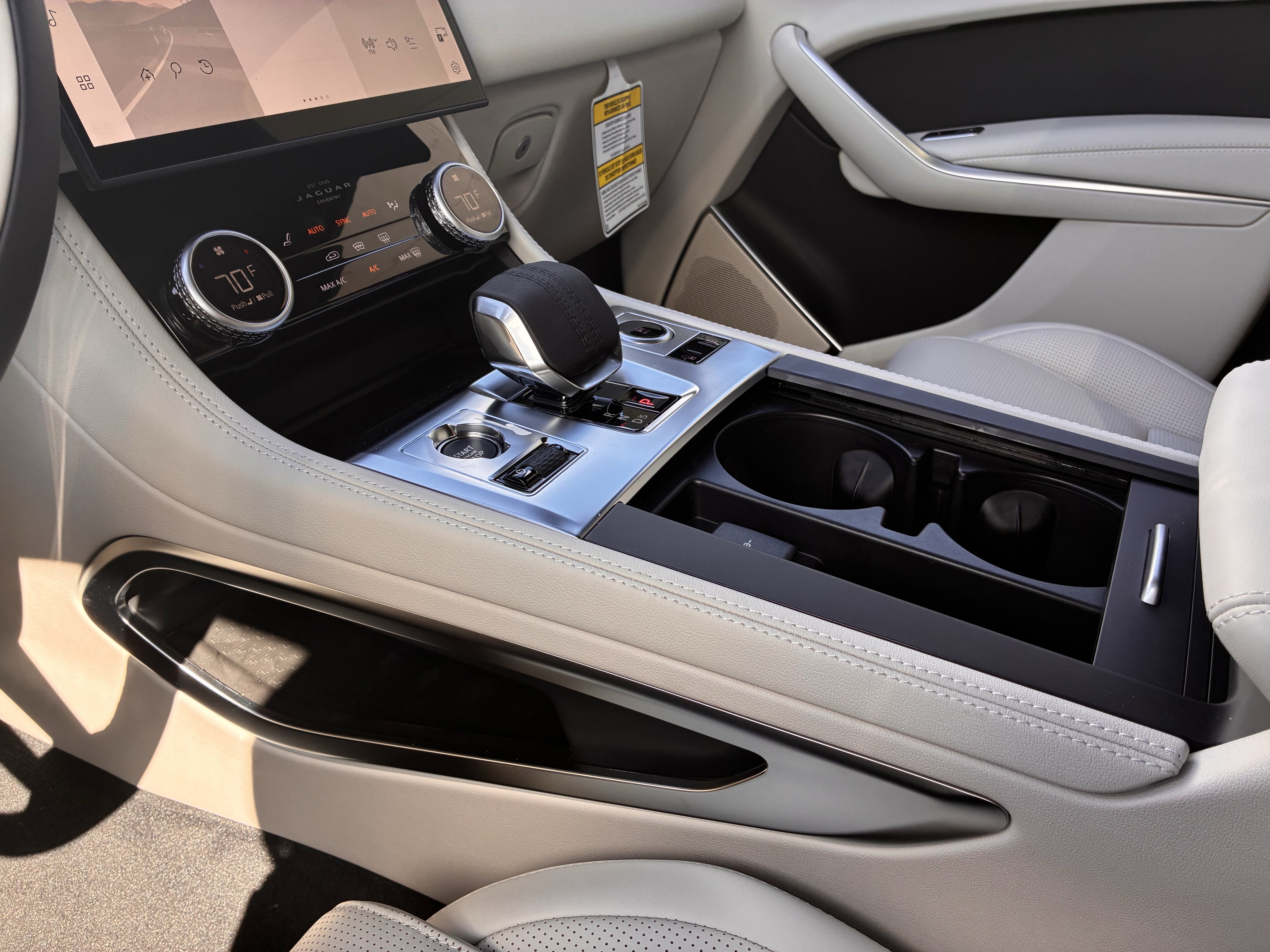 New 2026 Jaguar F-PACE R-Dynamic S image 15