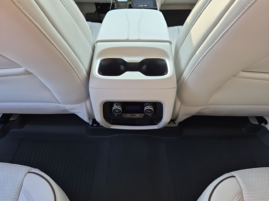 New 2026 Buick Enclave Avenir w/ Super Cruise Package FWD image 34