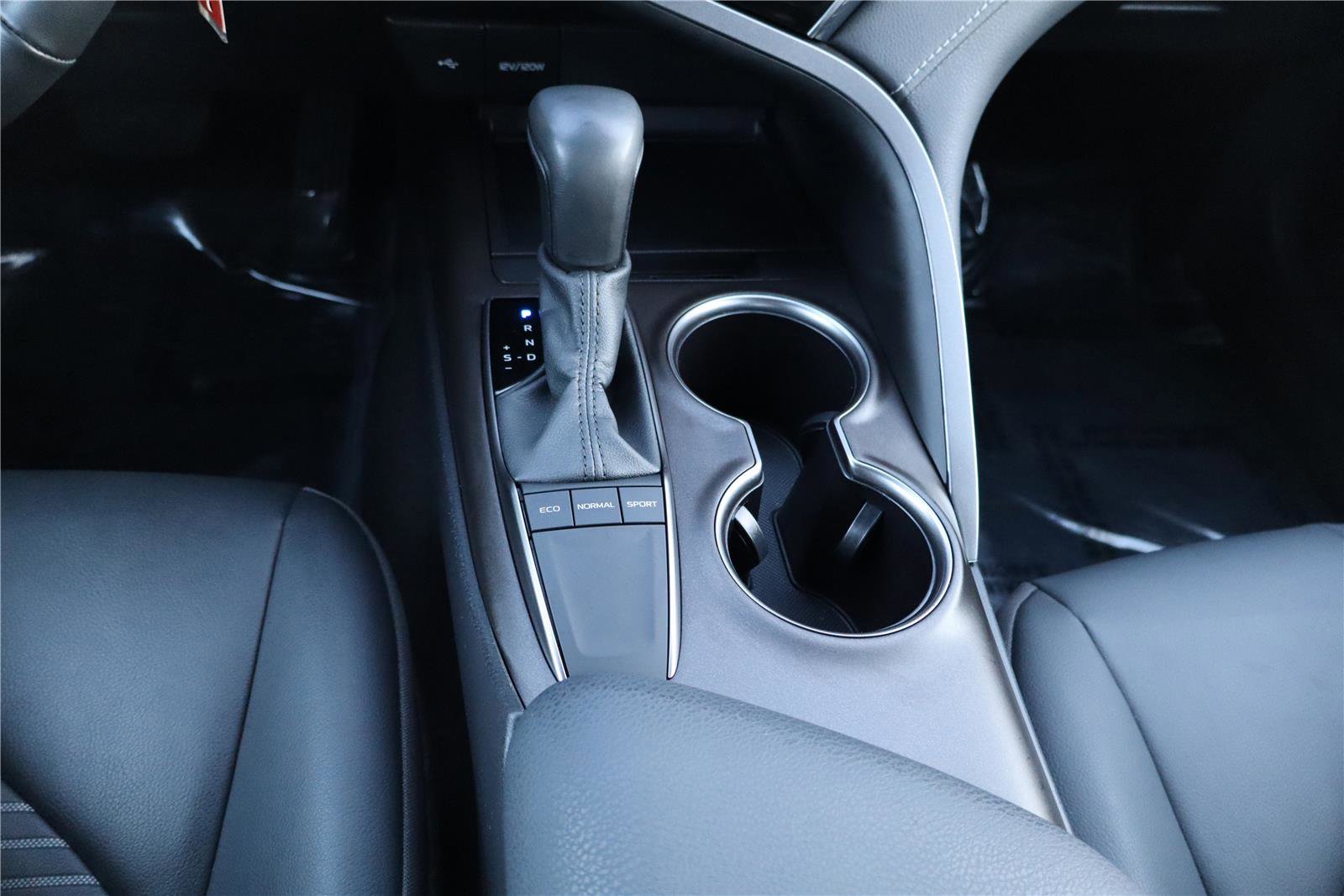 Used 2024 Toyota Camry SE image 23