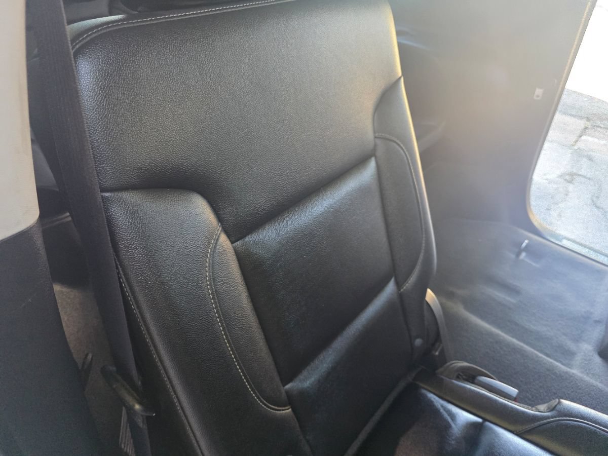 Used 2020 Chevrolet Suburban LT RWD image 32