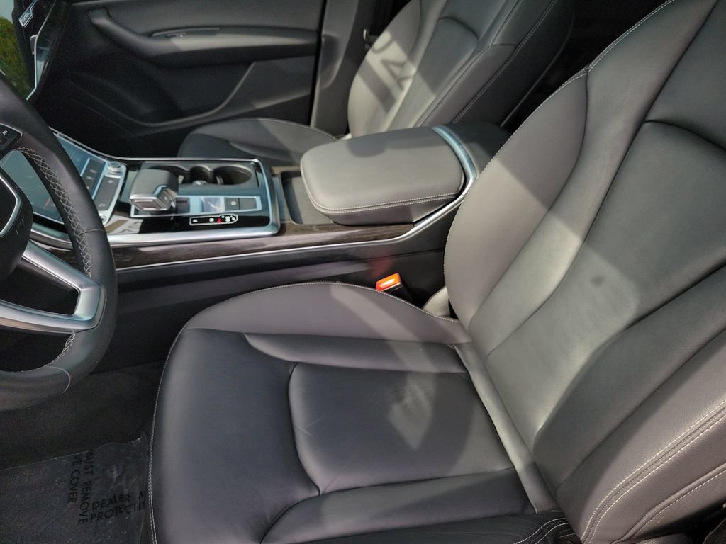 Certified 2022 Audi Q8 Premium w/ Convenience Package AWD/4WD image 17