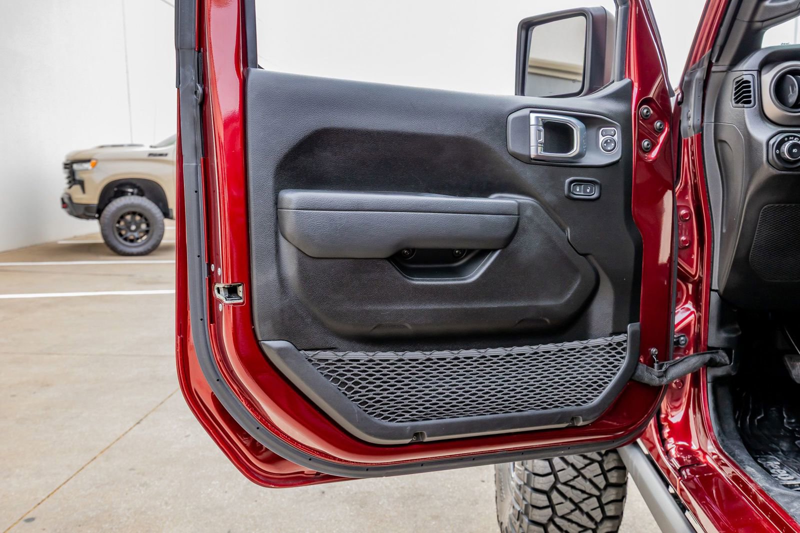 Used 2022 Jeep Wrangler Unlimited Sport image 36