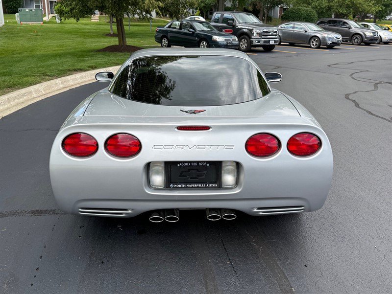 Used 2002 Chevrolet Corvette Coupe w/ Preferred Equipment Group2 RWD image 7