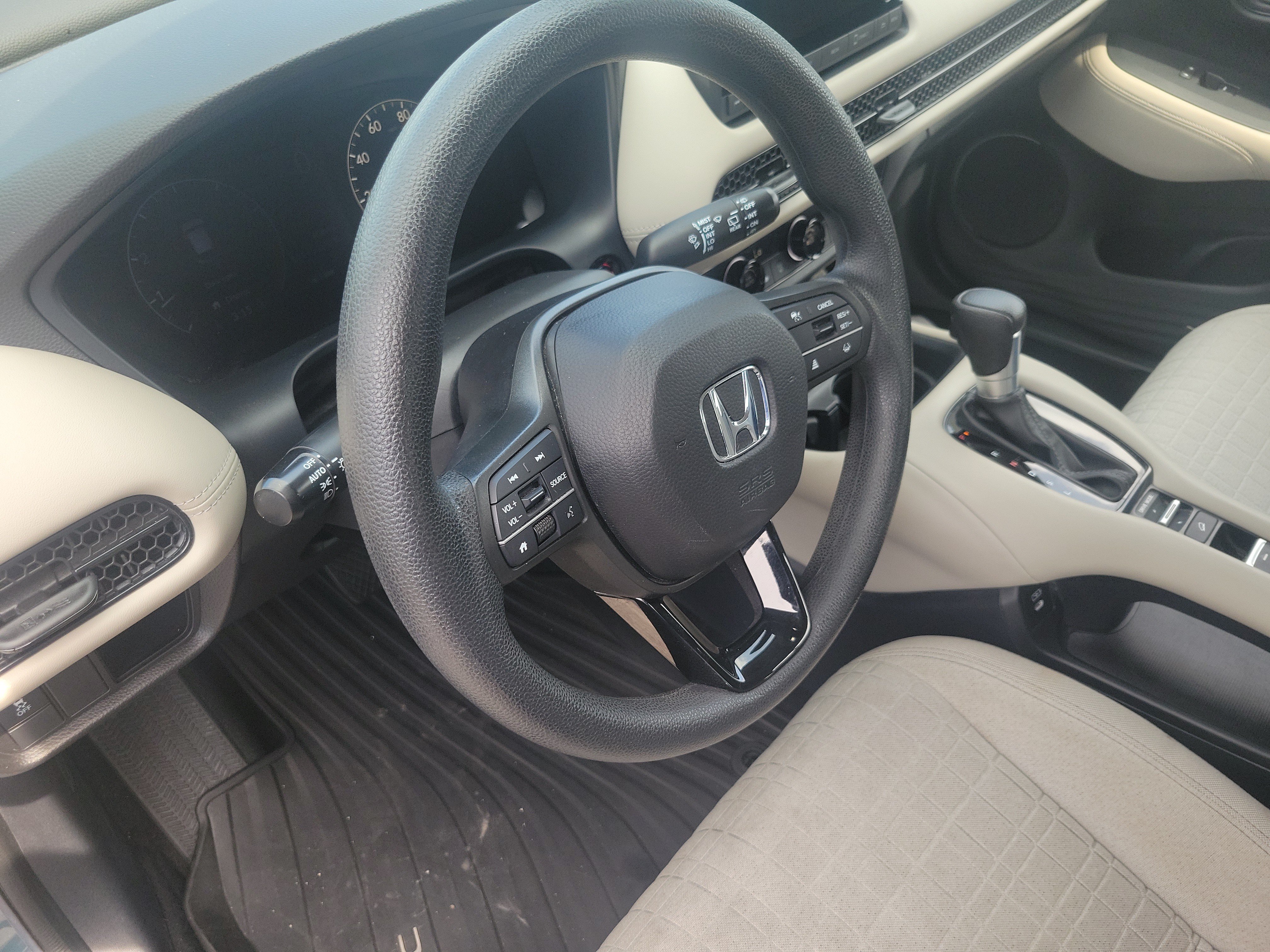 Used 2024 Honda HR-V LX image 13
