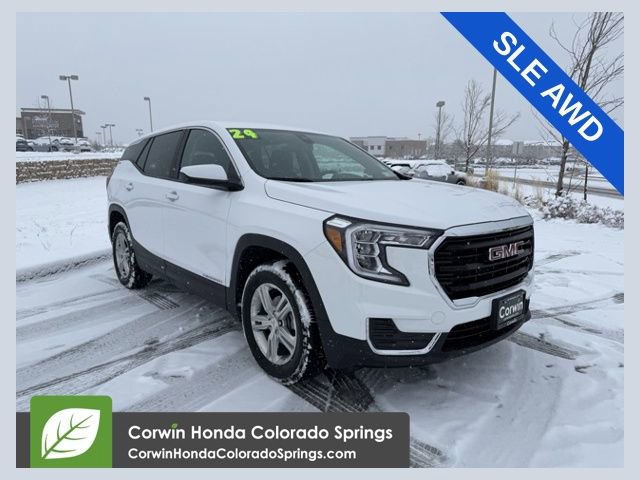 Used 2024 GMC Terrain SLE image 1